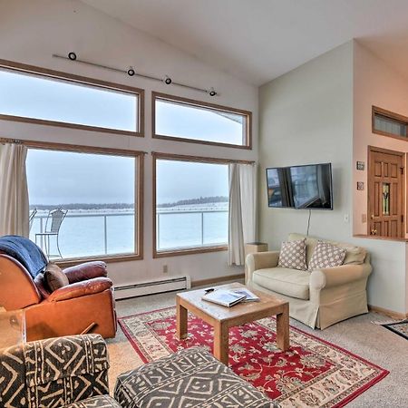 Spacious Family Home With Deck And Million-Dollar View Анкъридж Екстериор снимка