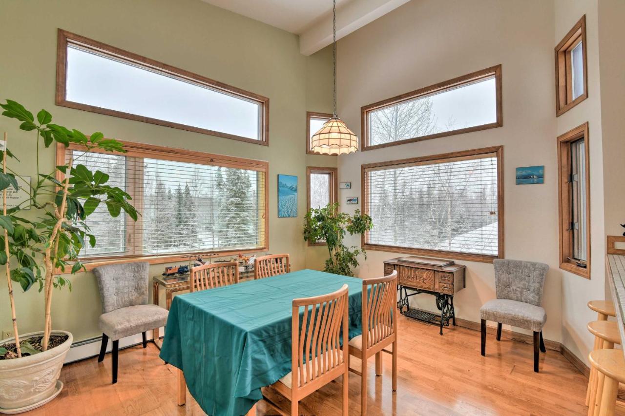 Spacious Family Home With Deck And Million-Dollar View Анкъридж Екстериор снимка